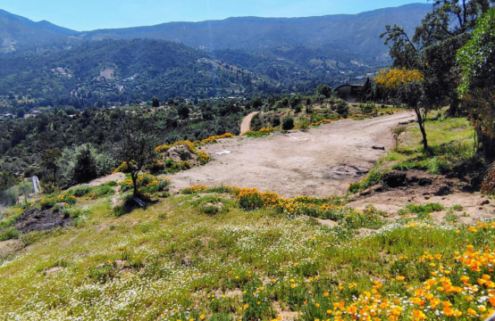 Terreno con vista privilegiada y entorno natural único